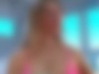 Tea MILF webcam performer live streaming