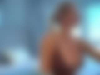 Live cam show with Tea - Blonde Hair Middle Aged on Camsoda