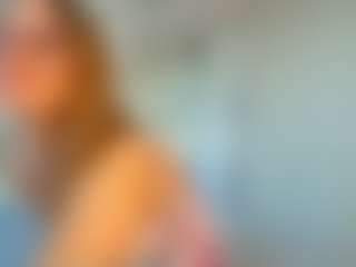 Live cam show with Tea - Shaved Pussy MILF on Camsoda