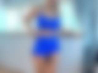 Live cam show with Tea - Fetish MILF on Dolls Live