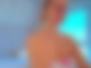 Tea MILF webcam performer live streaming