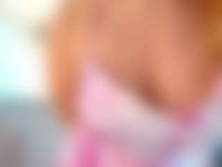 Live cam show with Tea - Blonde Hair MILF on Camsoda
