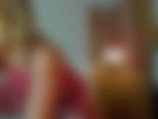 Live cam show with Tea - Blonde Hair Middle Aged on Camsoda