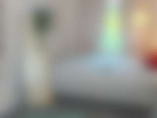 Tea MILF webcam performer live streaming
