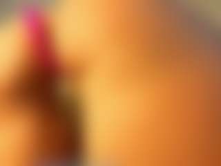 Tea MILF webcam performer live streaming