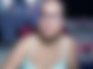 Samy-mature MILF webcam performer live streaming