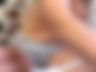 Live cam show with Brittany - Bedroom on xxxlivecams.org