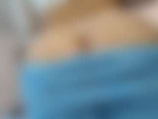 Live cam show with melonsboobss - Solo on Camsoda