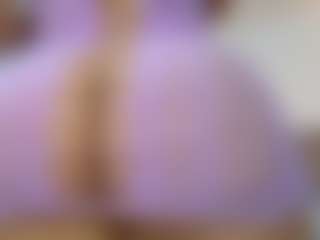 Live cam show with melonsboobss - Flexible on Camsoda