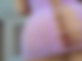 Live cam show with melonsboobss - Strip on TeamSkeetLive