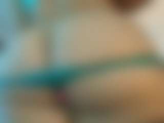 Live cam show with melonsboobss - Strip Curvy on milfzrlive.com