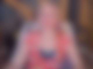 CandyLong MILF webcam performer live streaming
