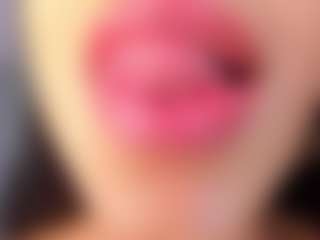 Live cam show with saridethot - Black Dildo on livesuperchat.net