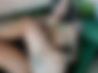 Live cam show with NathalieHardy - Strip on Soda Cam