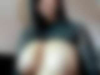 Live cam show with NathalieHardy - Squirt Toys on Livezox