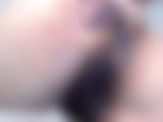 Live cam show with Moertomlly - Moaning on SquirtSoMuch