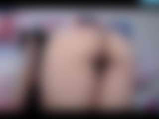 Live cam show with Molly - Gamer Asian on Camming Site
