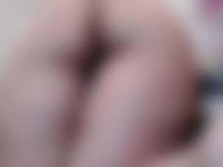 Live cam show with Molly - Asian Lovense on AdultVida.com