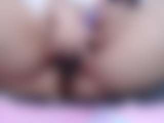 Live cam show with Molly - Bedroom on milfzrlive.com