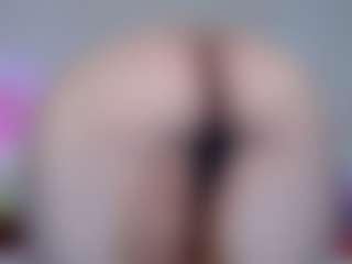 Live cam show with Molly - Thong on Camsoda