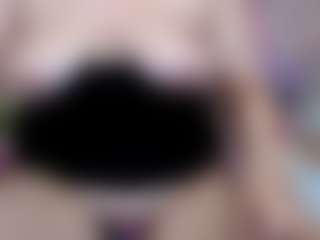 Live cam show with Molly - Glasses on CamSextacy