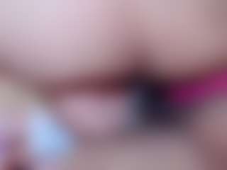 Live cam show with Molly - Bedroom Asian on AdultVida.com