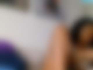 Live cam show with misskellyy - Black on Camming Site
