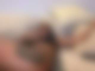 Live cam show with misskellyy - Pornstar Ebony on Camming Site