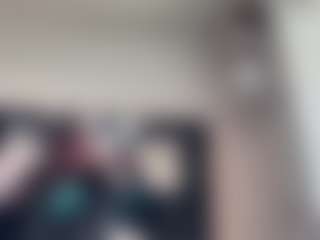 Live cam show with misskellyy - Brown Eyes Ebony on CamwithHer
