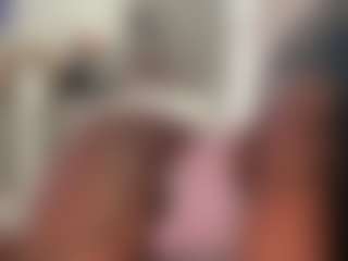 Live cam show with misskellyy - Brown Eyes Ebony on TeamSkeetLive