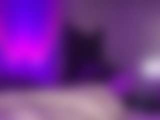 Live cam show with misskellyy - Ebony on CamSodaAdn | canada