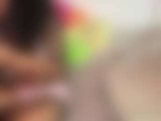 Live cam show with misskellyy - Ebony Squirt on Camsoda