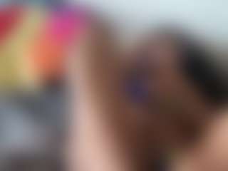 Live cam show with misskellyy - Ebony Toys on Camsoda