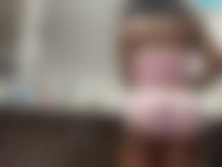 Live cam show with misskellyy - Bedroom Ebony on Dare Cams