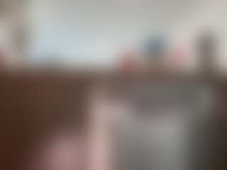 Live cam show with misskellyy - Ebony Shaved Pussy on SpankPalCams