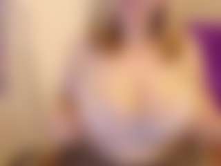 Live cam show with Margocurves - Hairy Pussy on Camsoda