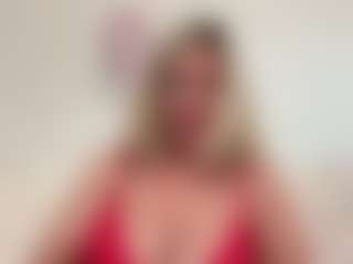 Live cam show with MIlf-Goddess - Blonde Hair Curvy on Chatstar