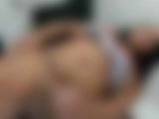 clodymalla22's Live Sex Cam Show
