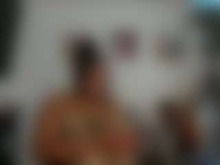 Live cam show with clodymalla22 - Tease on TottyGirls