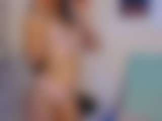 Live cam show with emma-honey22 - Bedroom on dasdasdadada.com
