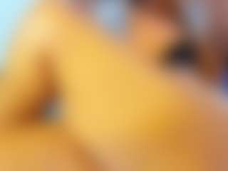 Live cam show with Hanny - Smoking on liverealitysex.com