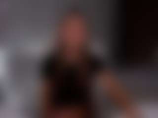 Live cam show with Evelina-fox - Living Room on AdultVida.com