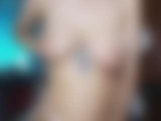 Live-Cam-Show mit Marcelinee50 - Striptease auf Camsoda