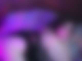 Live cam show with Ramora Rey - Sweet on Milf Play