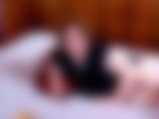 Live cam show with Ramora Rey - Goth on milfzrlive.com