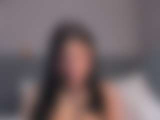 E M E L I E - 89's Live Sex Cam Show