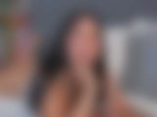 E M E L I E - 89's Live Sex Cam Show