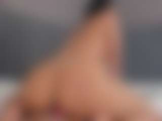 E M E L I E - 89's Live Sex Cam Show