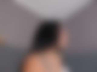 E M E L I E - 89's Live Sex Cam Show