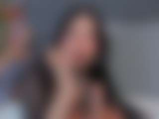 E M E L I E - 89's Live Sex Cam Show